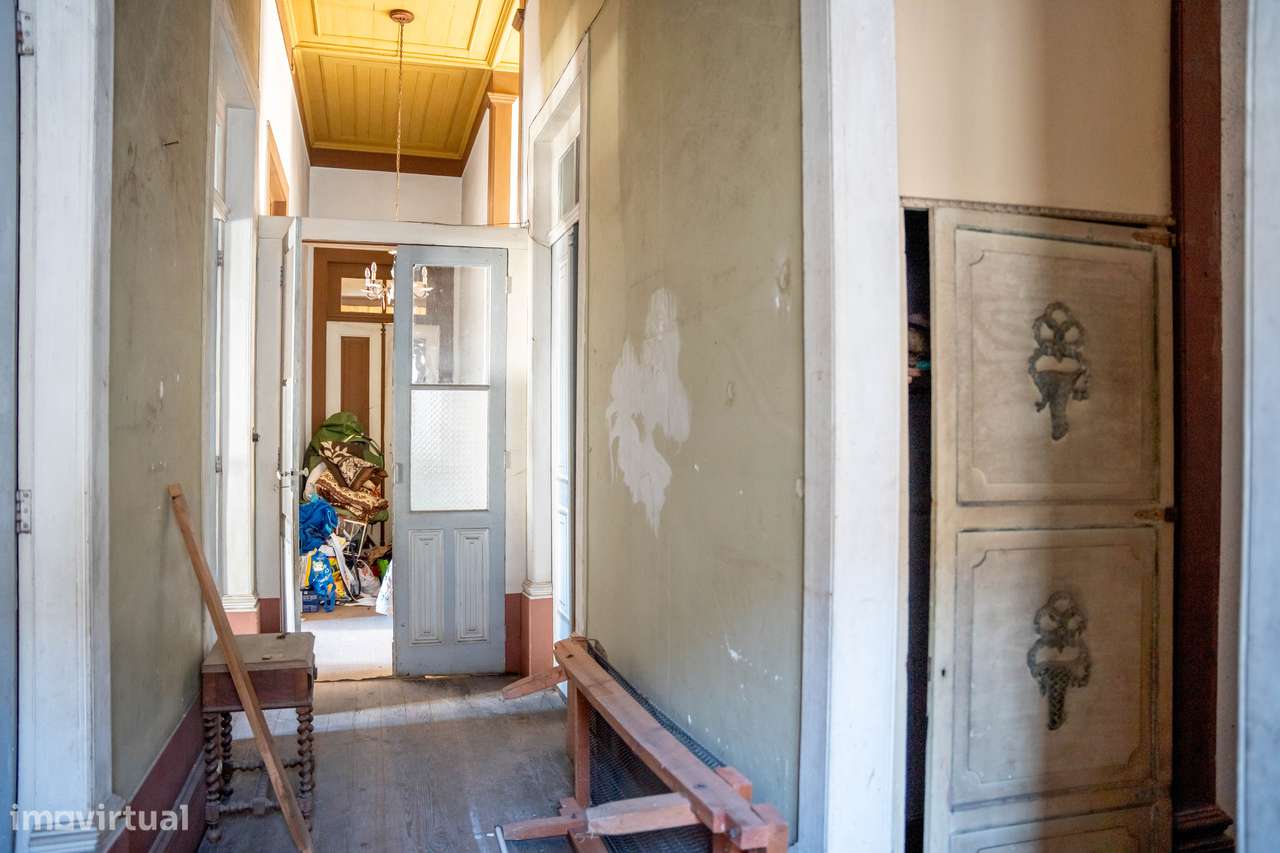 Imóvel com carácter e muito potencial de valorização.-13