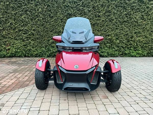 Can-Am Spyder - 2