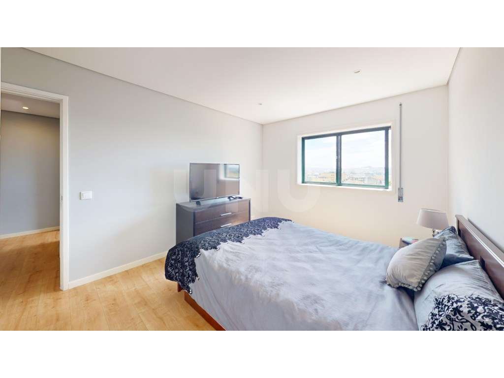 Apartamento T2 Renovado em Baguim do Monte-9