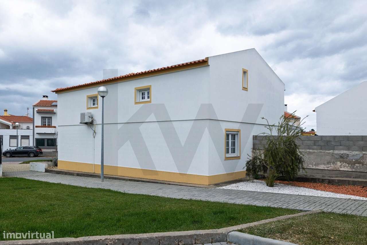 Moradia T3 com sótão Remodelada Bairro das Flores - Vila Nova de Santo - Grande imagem: 3/34