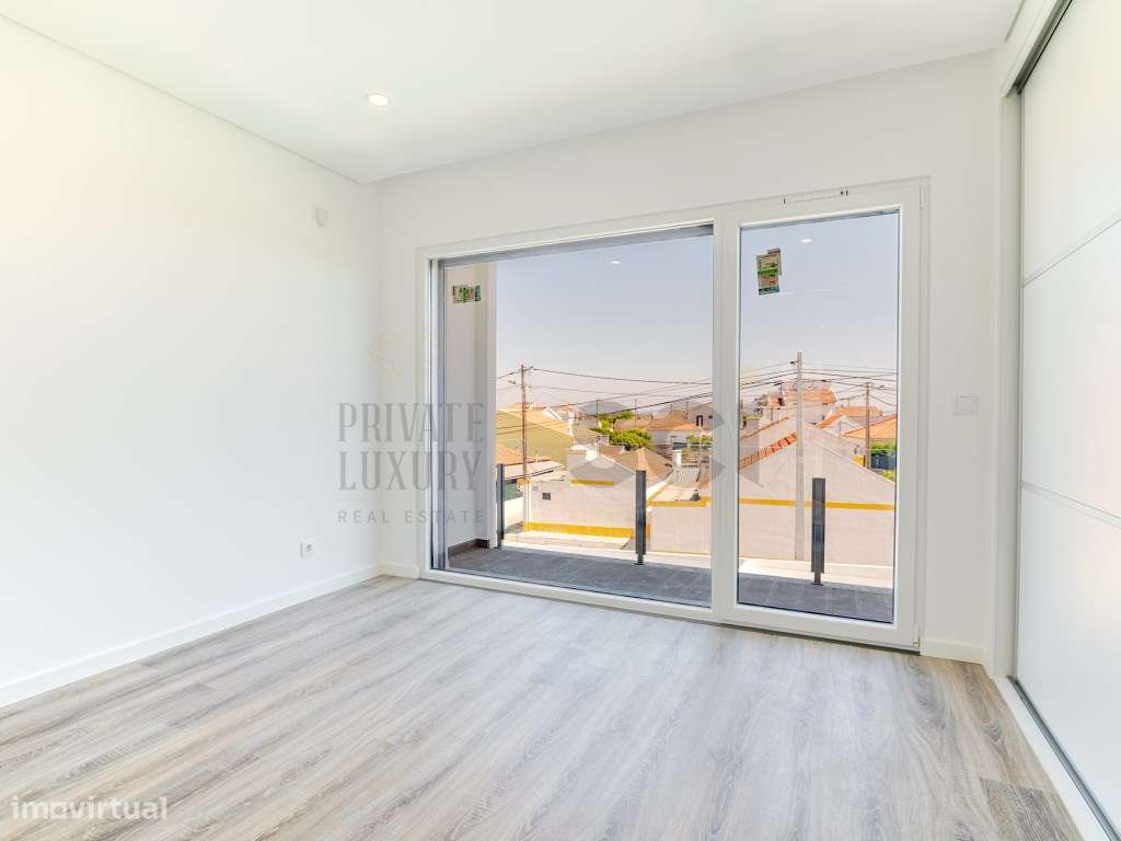 Moradia T3 Palhais | com Piscina | Lote de 500 m2-16