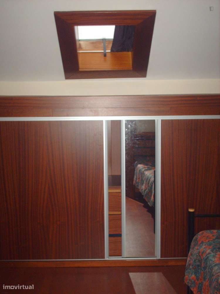 Quarto - localizado em Paranhos Porto - Grande imagem: 4/7