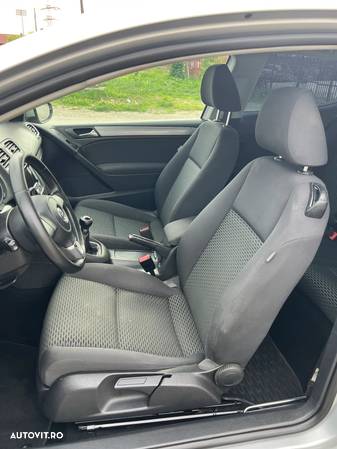 Volkswagen Golf 1.6 TDI DPF Highline - 14