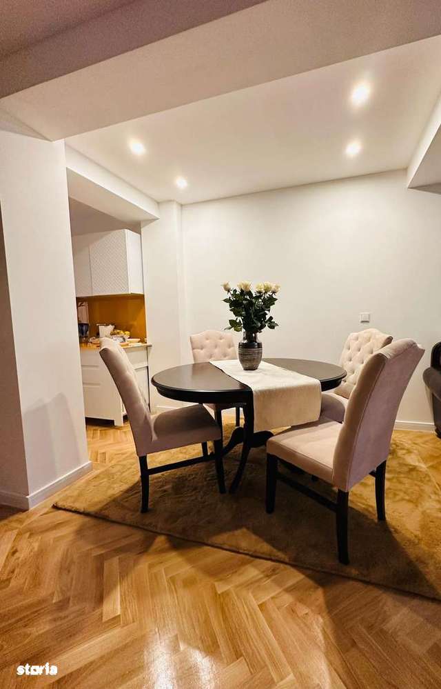 Casa Trend Residence in careu inchis cu piscina - Imagine principală: 3/16