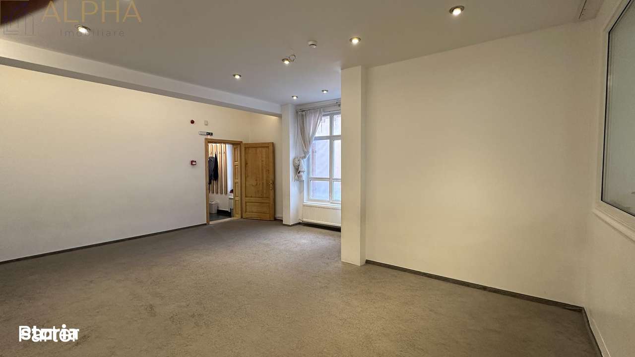 Vila Impunatoare cu 13 Camere – Ideala pentru Clinica, After-School sa-7