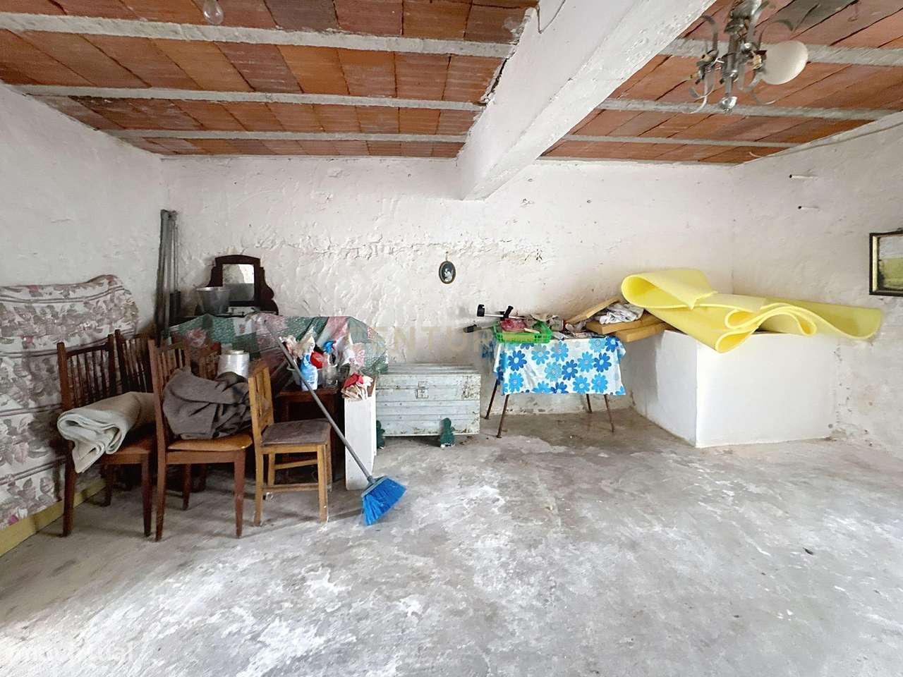Oportunidade de Renovação em Famalicão – Nazaré | 135.000€-11