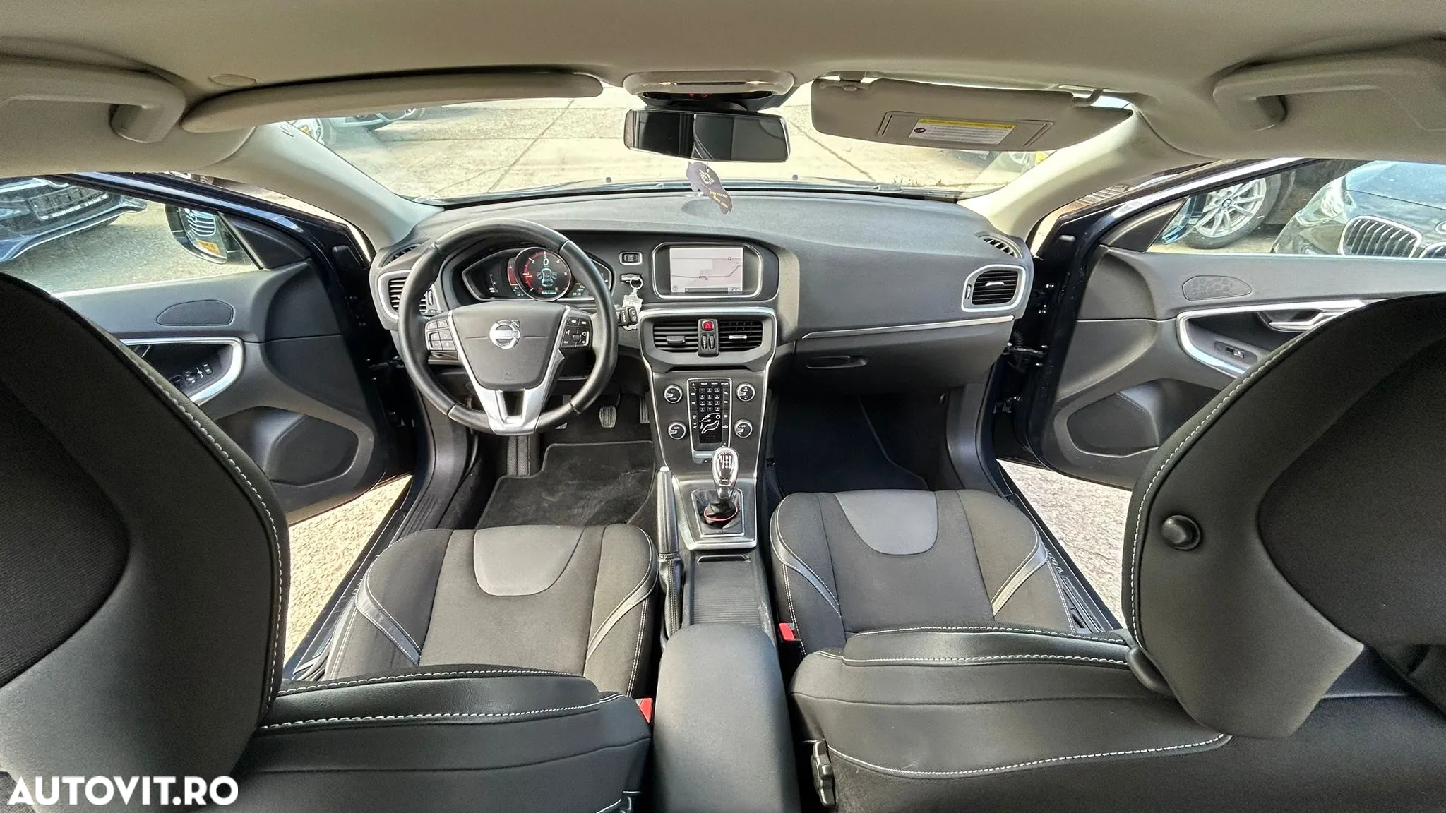 Volvo V40 D2 Momentum - 13