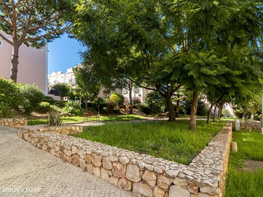 T3 renovado nos Jardins da Bemposta-25