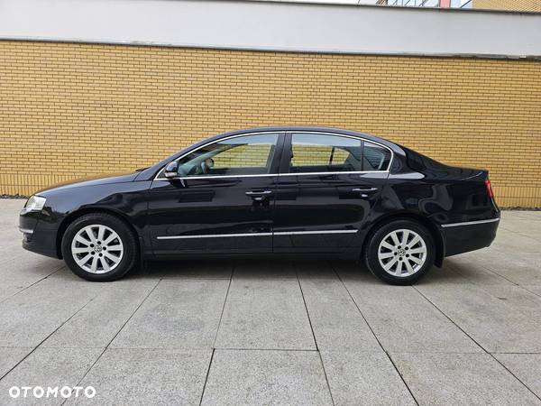 Volkswagen Passat 2.0 TDI DPF Comfortline - 16