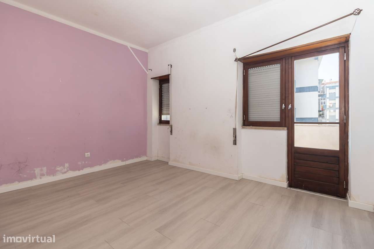 Apartamento de 4 assoalhadas na Amora-13