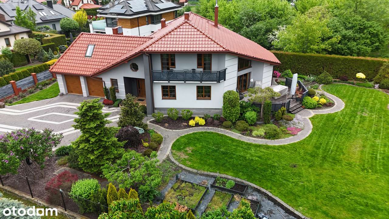 Dom 256 m² z ogrodem na działce 1432m2 w prestiżowej części Radomia