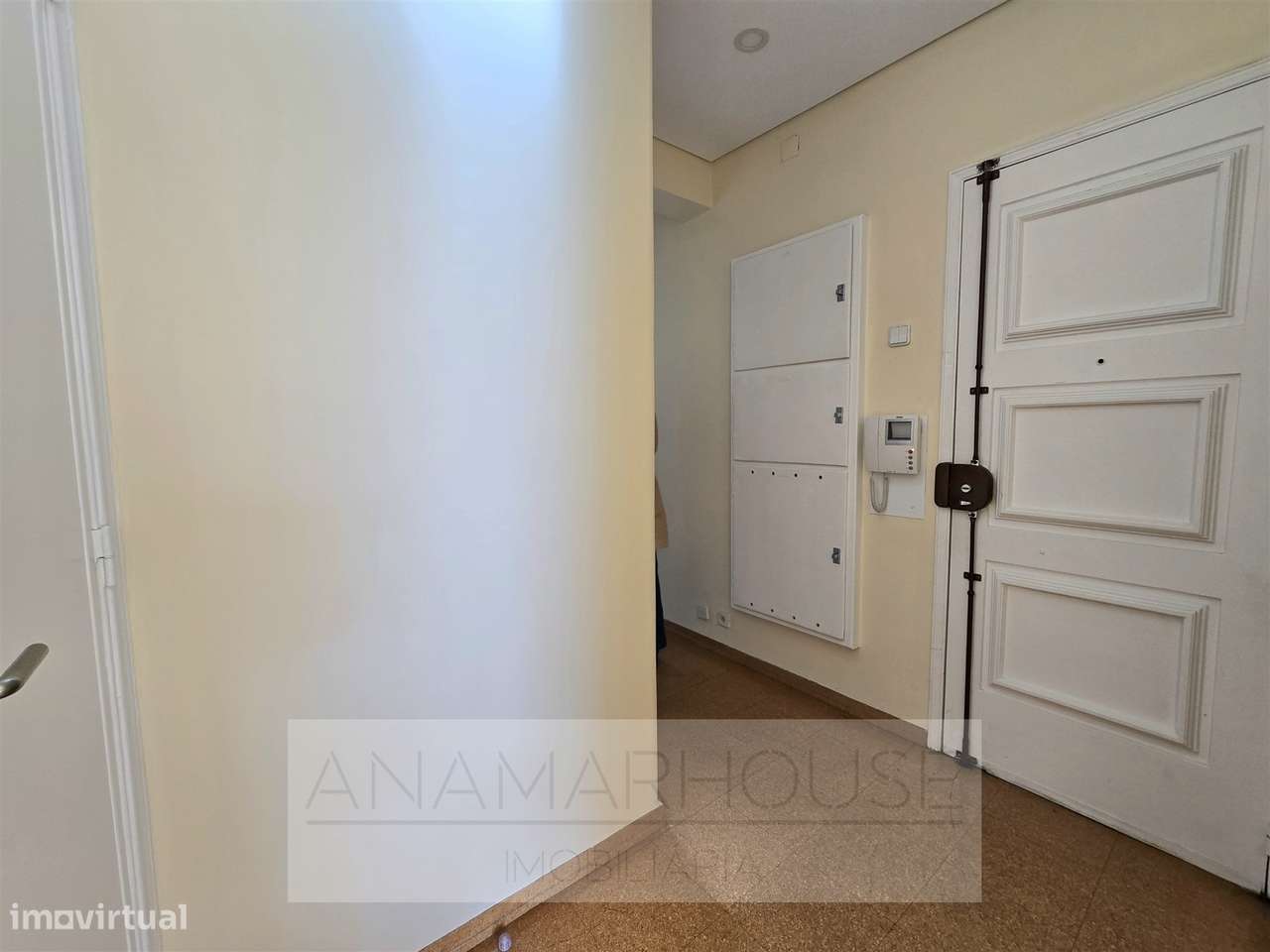 T2 na Rua José Murias, com elevador e arrecadação pronto a habitar, Be - Grande imagem: 4/19