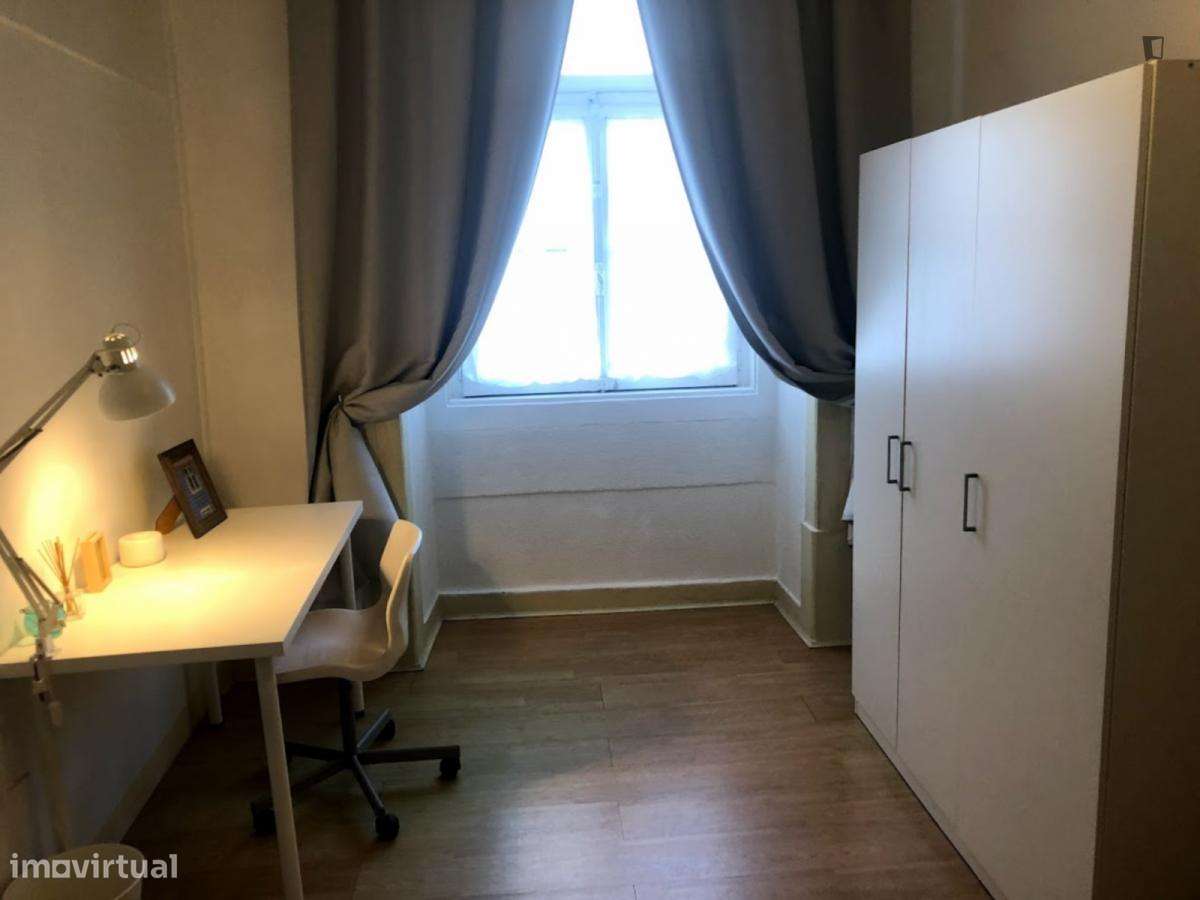 Quarto - localizado em Baixa Lisbon - Grande imagem: 2/10