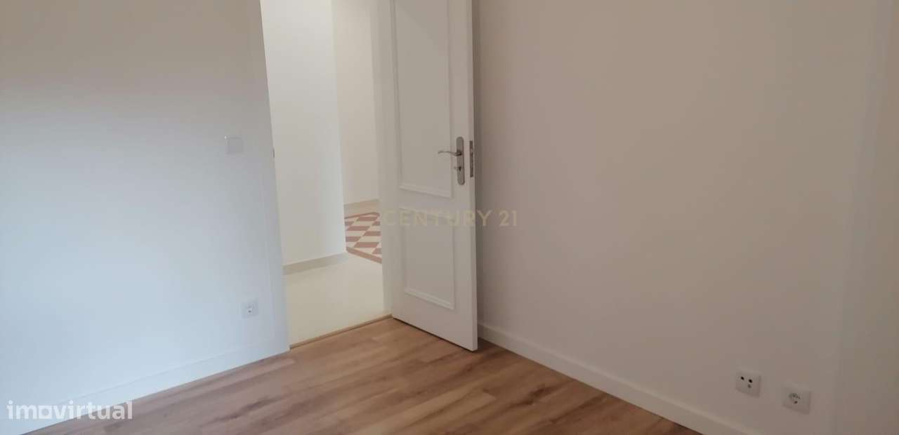 Apartamento de 4 Assoalhadas com Vista sobre o Parque da Paz situado n-14