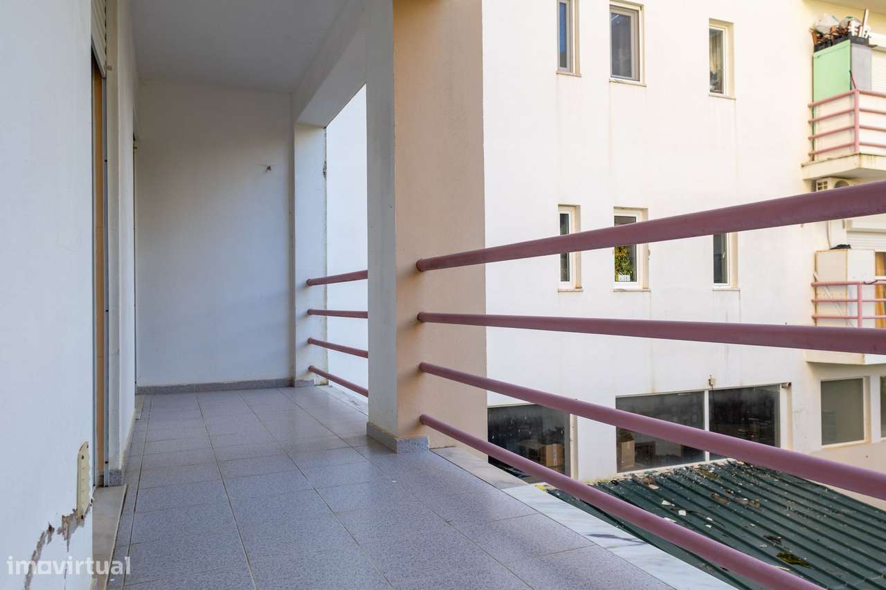 Apartamento T2 Espaçoso em Armação de Pêra com Garagem!-30