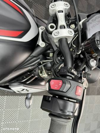 Triumph Street Triple - 25