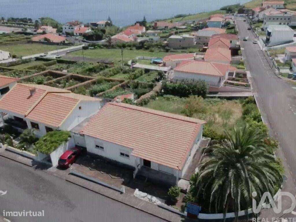 Casa T4 em Velas (São Jorge) de 200,00 m2 - Grande imagem: 2/26