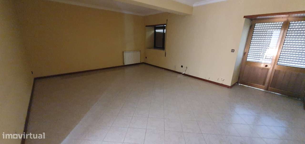 Moradia T3 com terreno - Grande imagem: 4/7