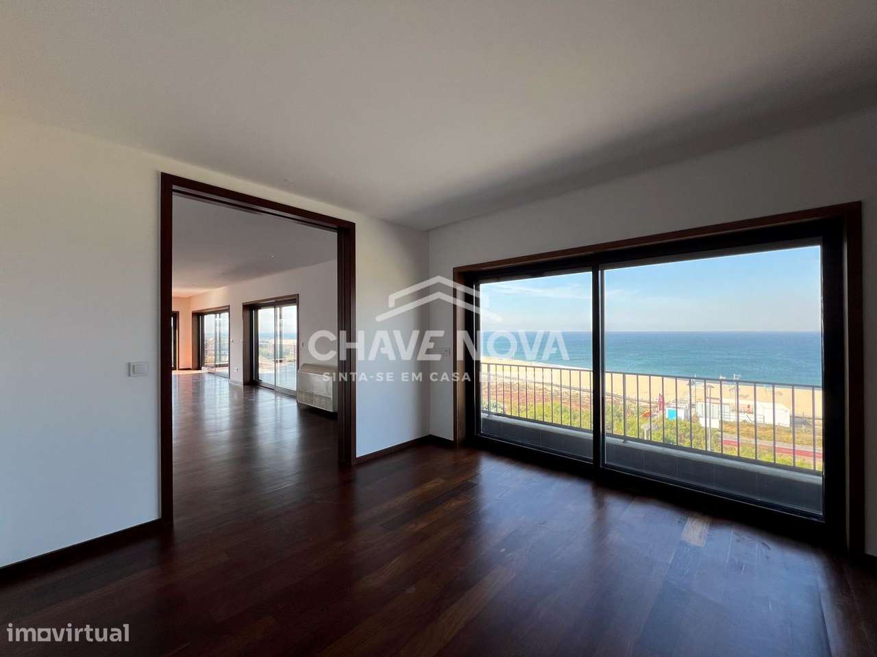 T4+1 c/ Garagem Box na 1ª linha de Mar em Canidelo - Grande imagem: 4/25