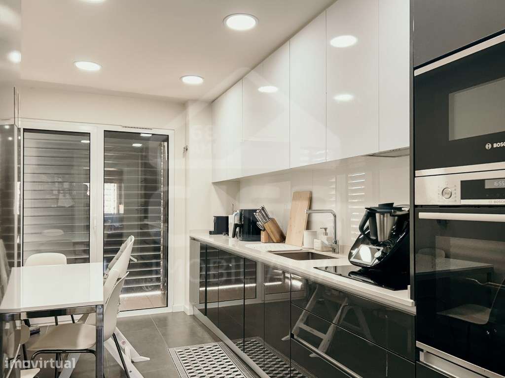 Apartamento T2 Torre da Marinha-9