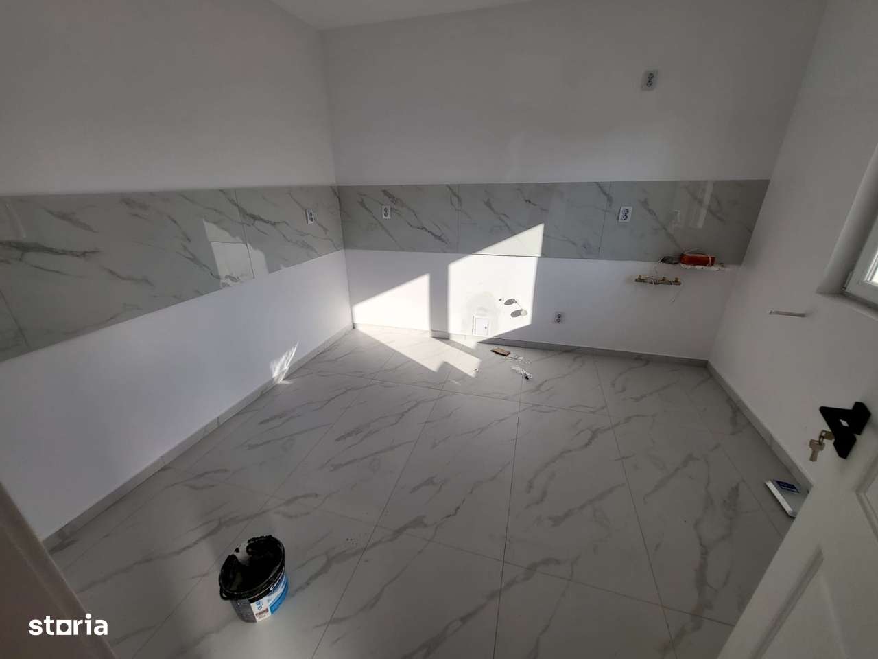 Duplex modern 4 camere cu mansardă și teren 250 mp-1