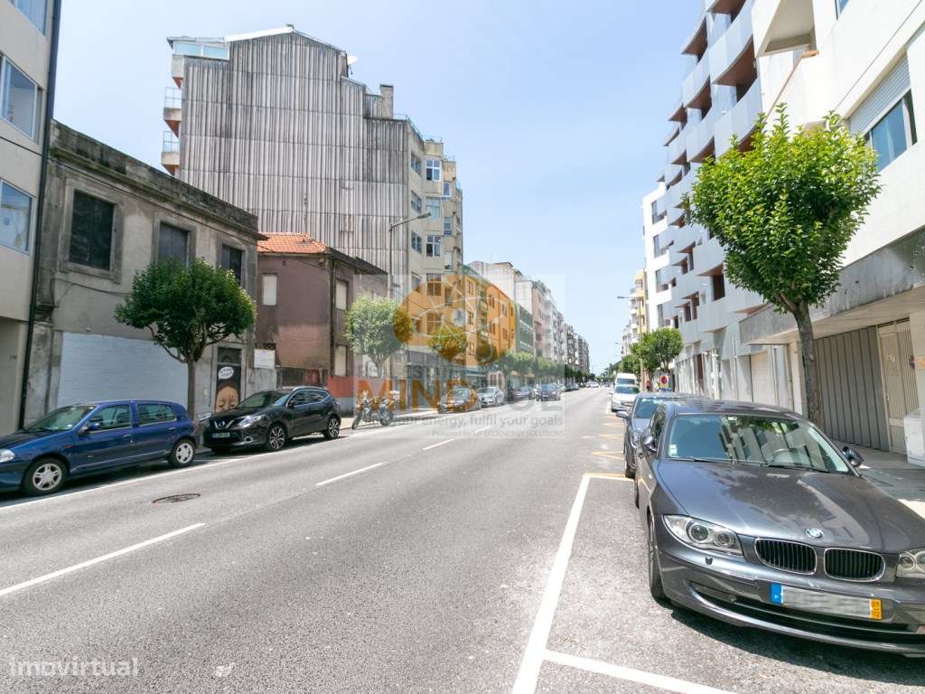 Venda Terreno Urbano Rua 5 de Outubro no Centro Histórico do Porto ...-5