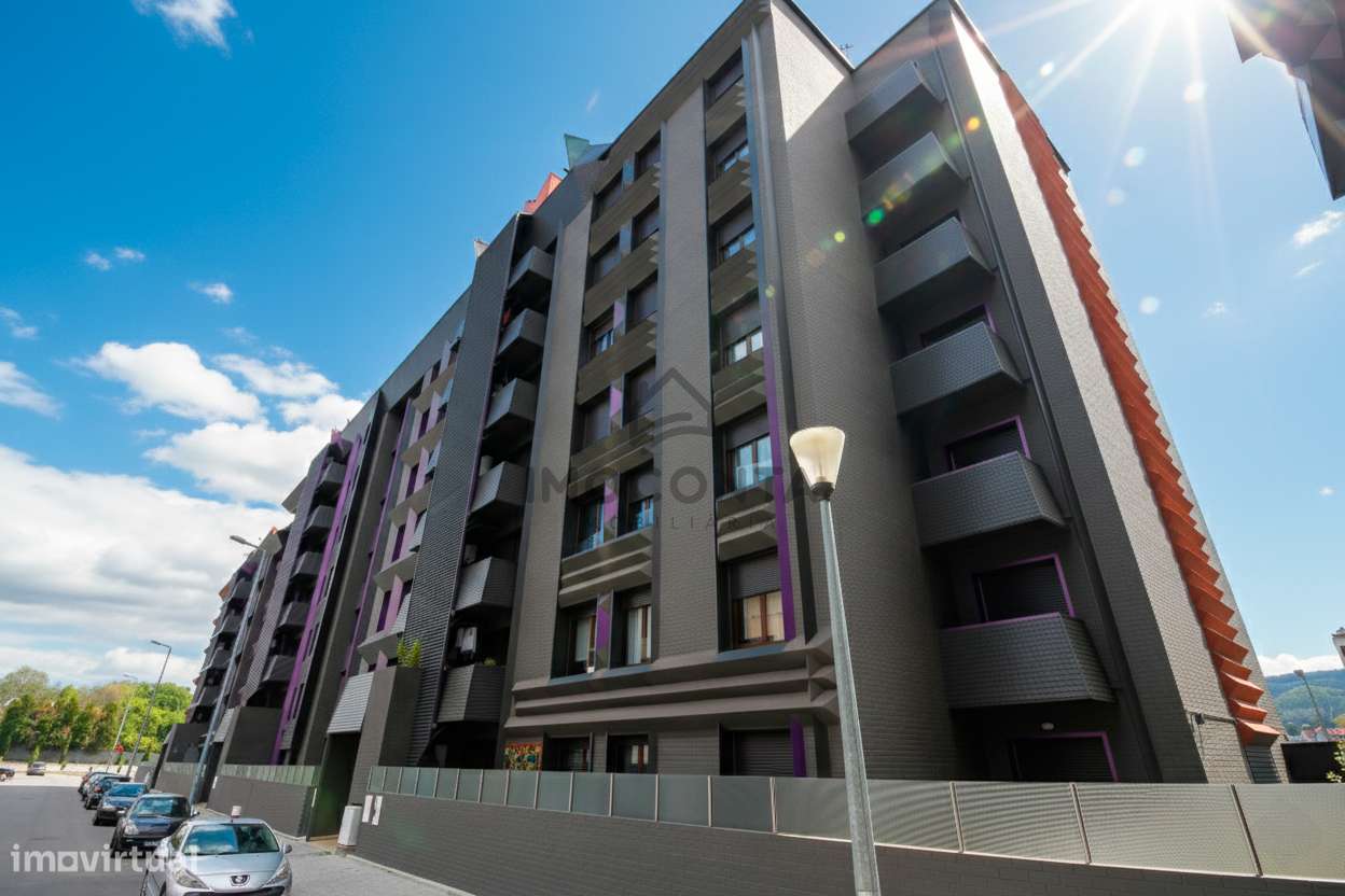 T3 Último Piso c/Terraço Edificio Camaleão- Valongo-30