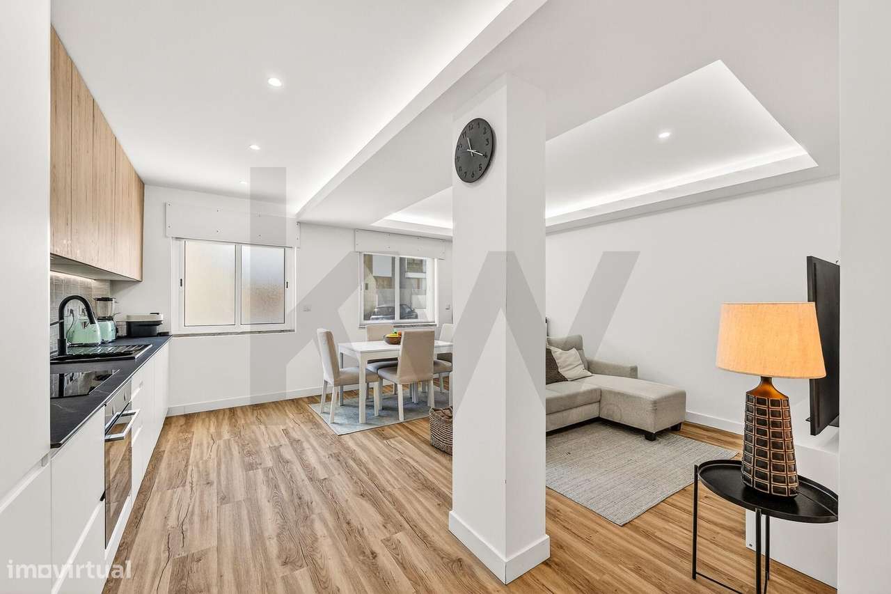 Apartamento T1 remodelado em Queijas - Grande imagem: 3/17