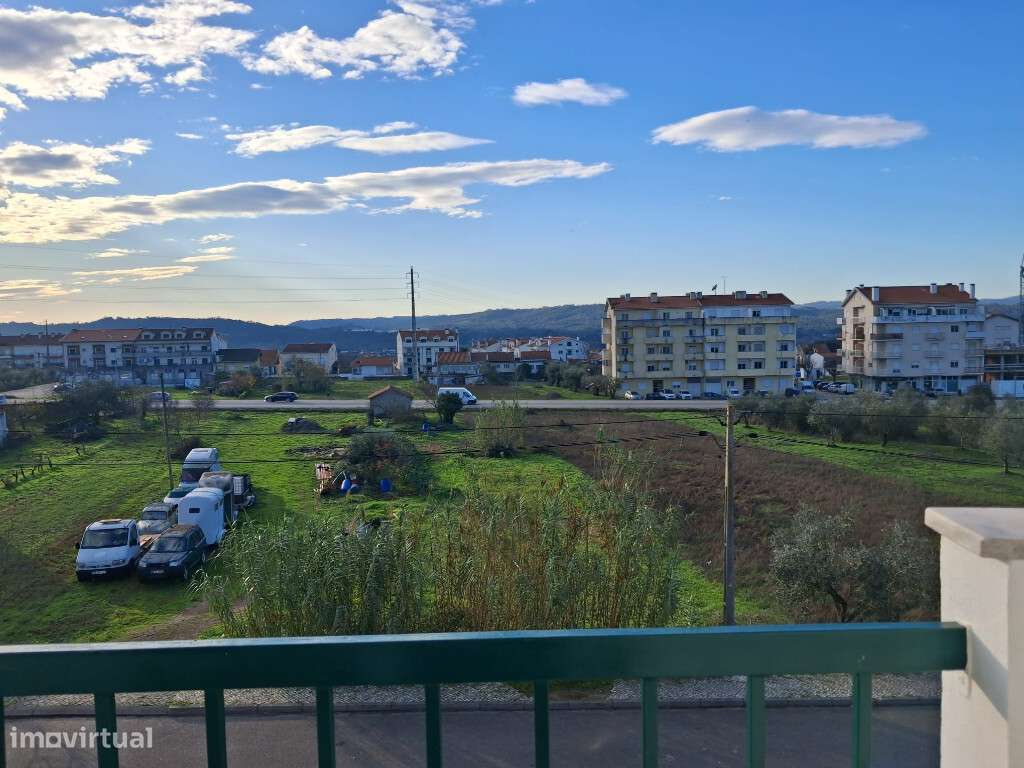 Apartamento T3 com, garagem em zona da Lousã-7