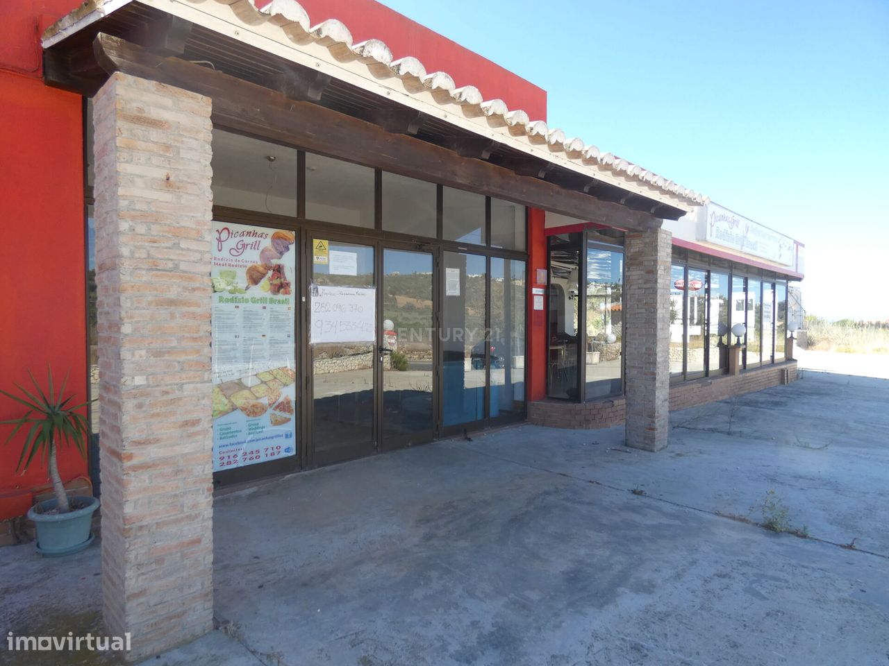 Restaurante à entrada da Praia da Luz!