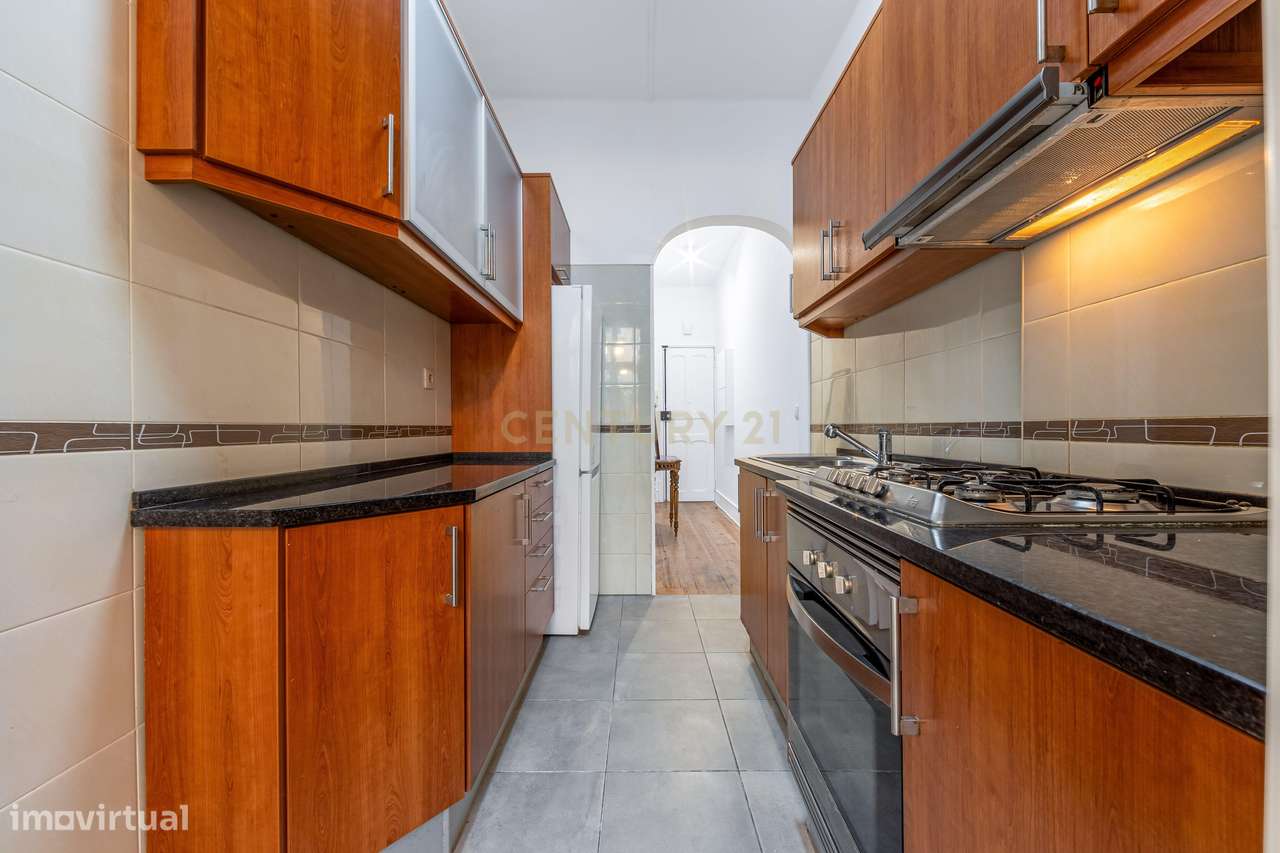 Apartamento T1 + 1 mobiliado e equipado para arrendar nas Avenidas No - Grande imagem: 3/13