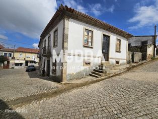 Moradia T3, p/ recuperar, Cinco Vilas-Figueira de Castelo Rodrigo