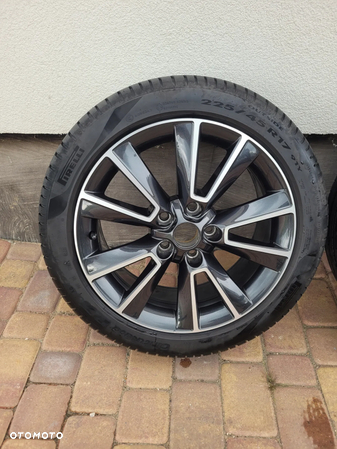 FELGI 17" Skoda Kamiq + PIRELLI 225/45 - 4