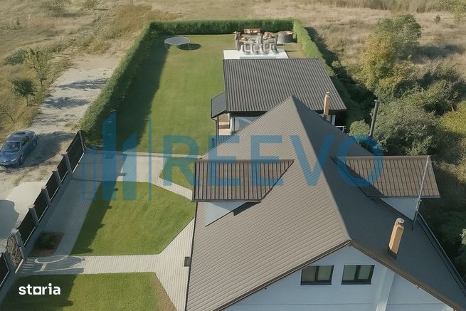 Proprietate Premium cu Două Case și Piscină în Hemeiuș-2