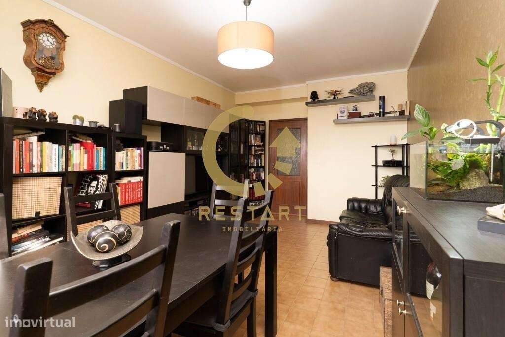 T2 - Parcialmente Renovado - Localização Premium - Vila Nova de Gaia-6