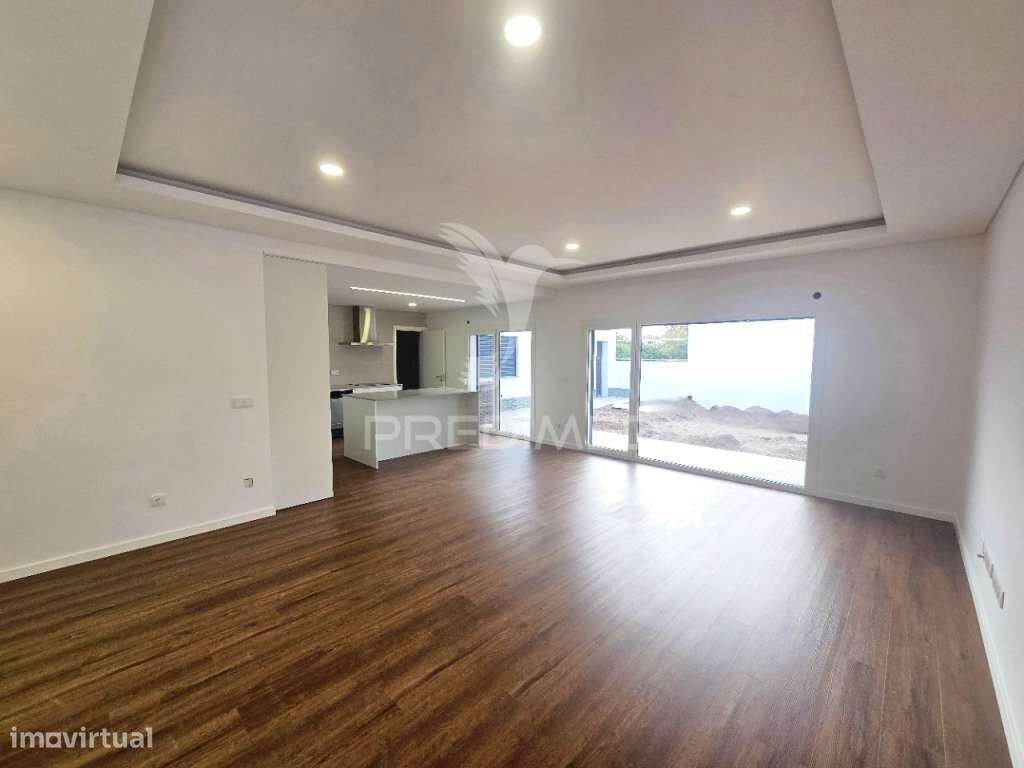 Moradia Isolada Térrea T4, Qta. Laranjeiras - Fernão Fero - Grande imagem: 3/37