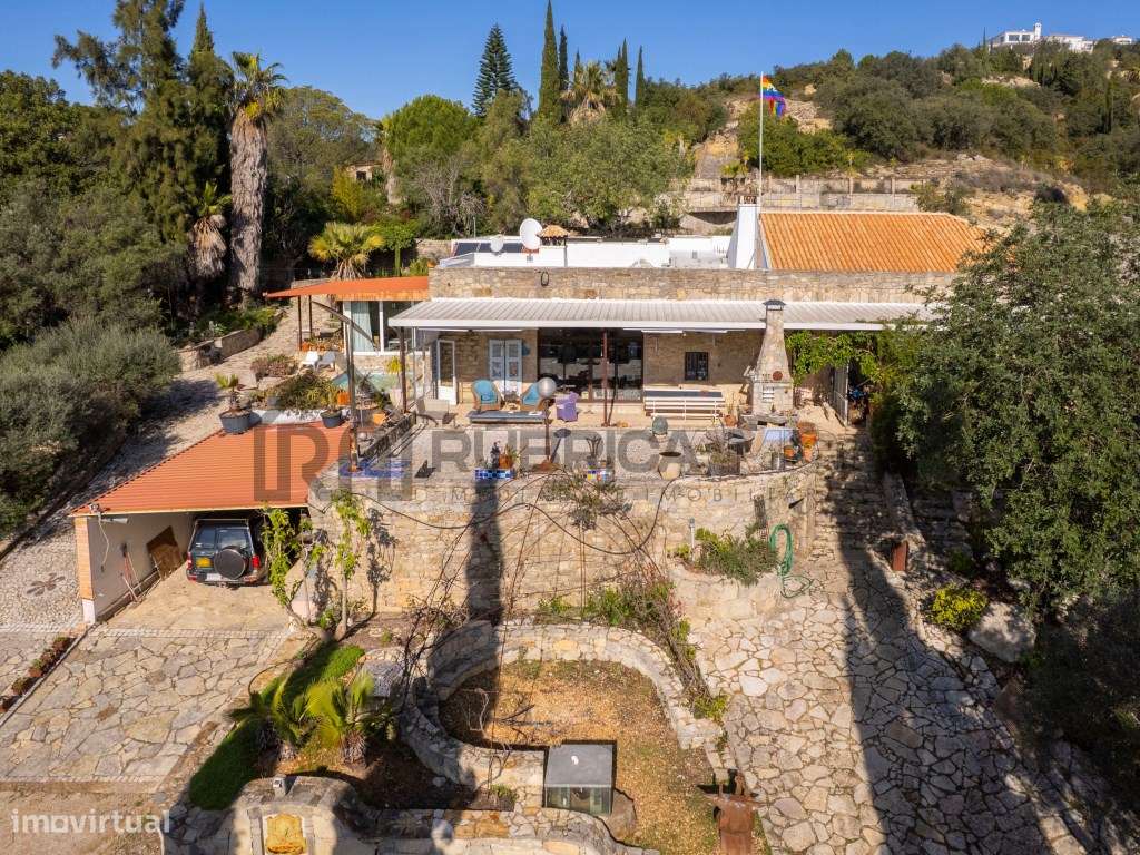 Propriedade Única em Zona Privilegiada com Vista Mar e Piscina - Loulé-38