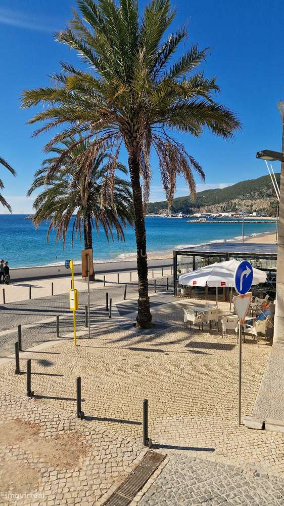 Prédio no Centro de Sesimbra – A 2 Minutos da Praia do Ouro-9