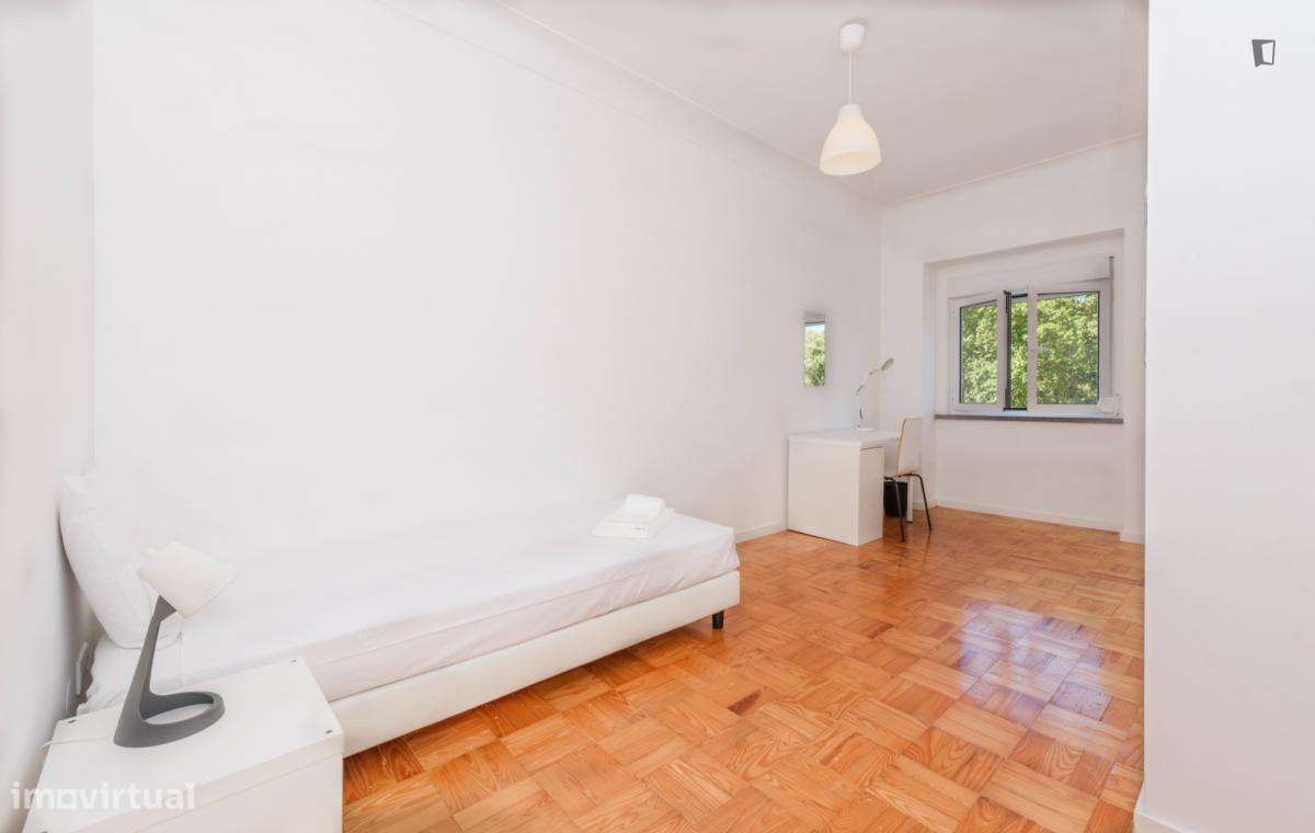 Quarto - localizado em Sete Rios Lisbon - Grande imagem: 5/10