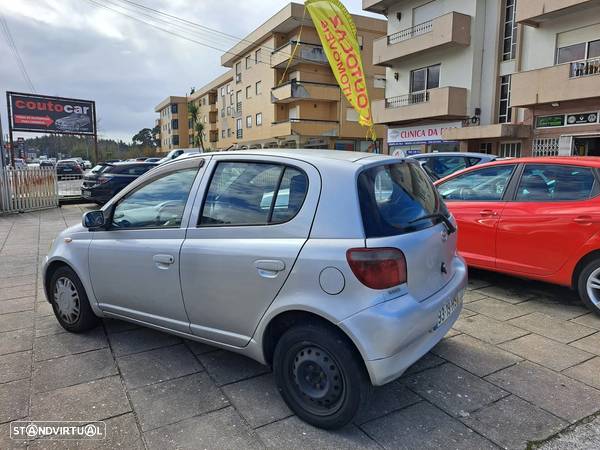 Toyota Yaris 1.0 Base - 4