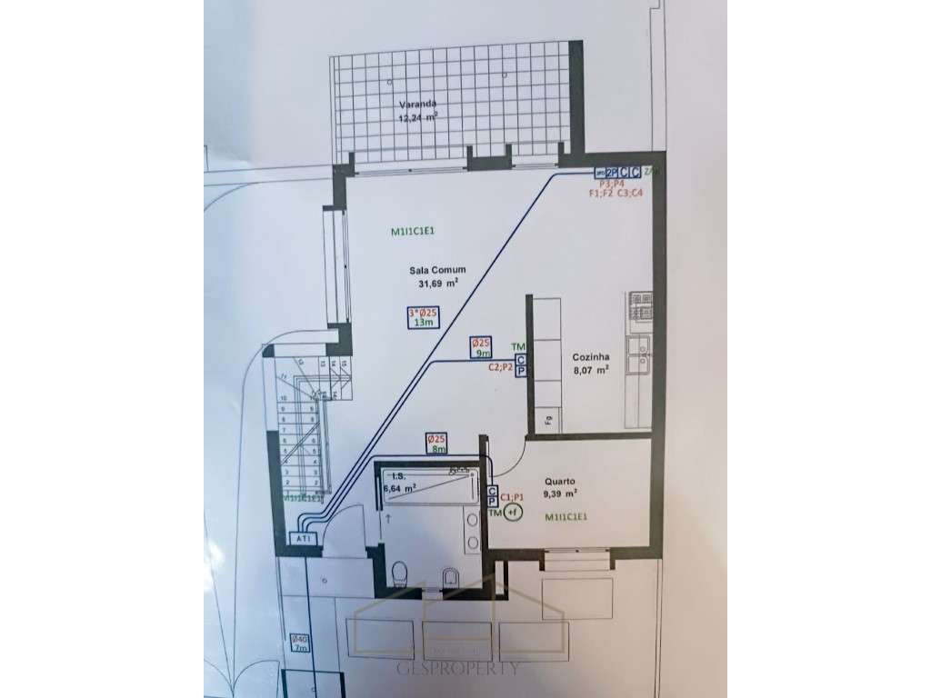 Moradia T4 Geminada com piscina na Sobreda-38