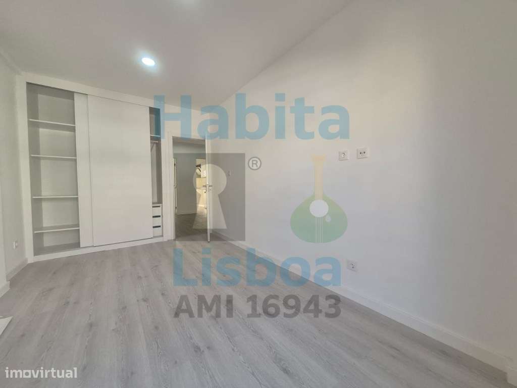 Duplex T3 Com Terraço junto à Praia Costa da Caparica-52