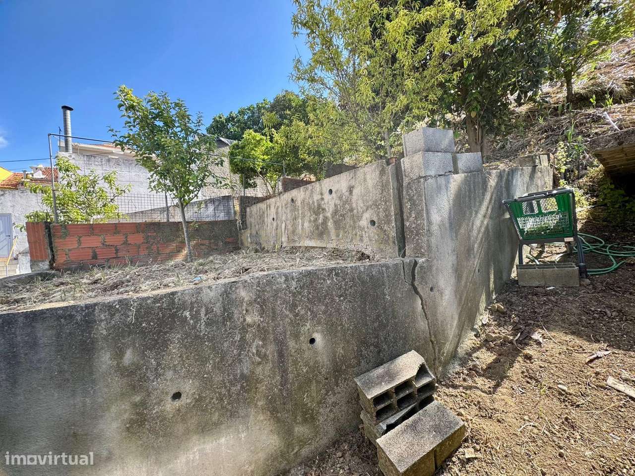 Armazém Industrial com terreno em Unhos-9
