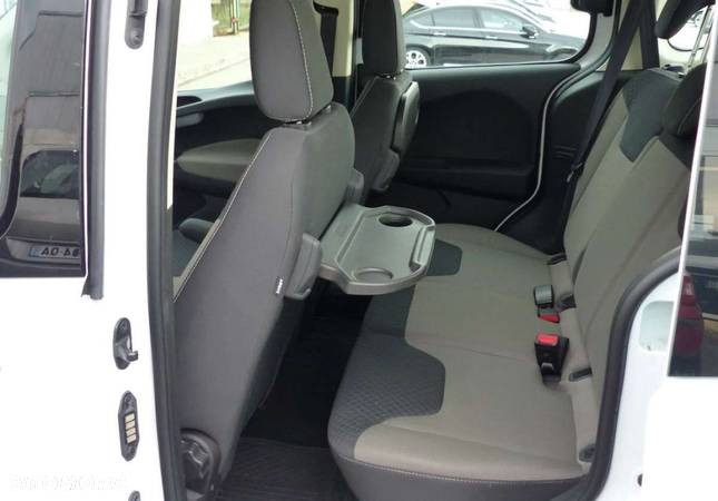 Ford Tourneo Courier 1.5 TDCi Trend - 12