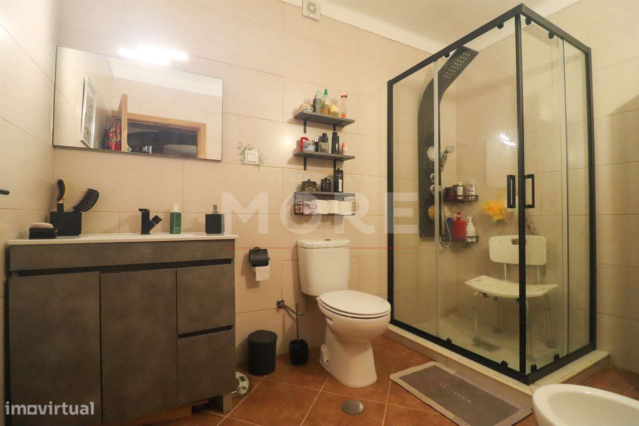 Moradia T3 Térrea Totalmente Remodelada-13