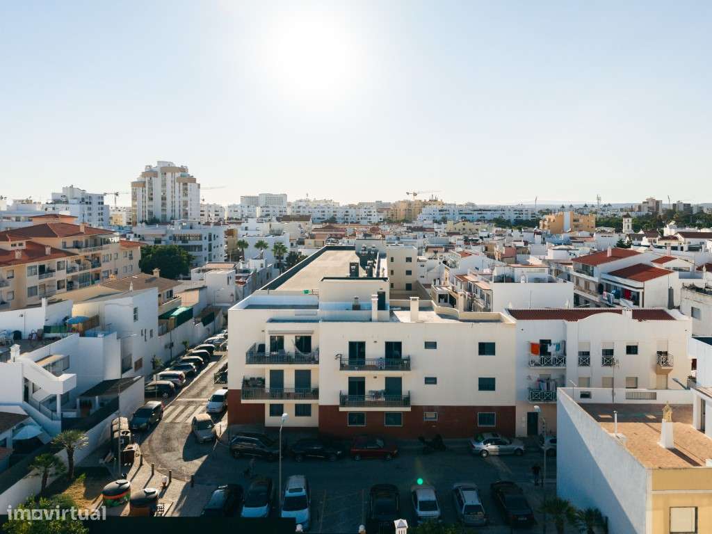 Apartamento T3 no centro de Quarteira, a 700 metros da praia, com 1...-35
