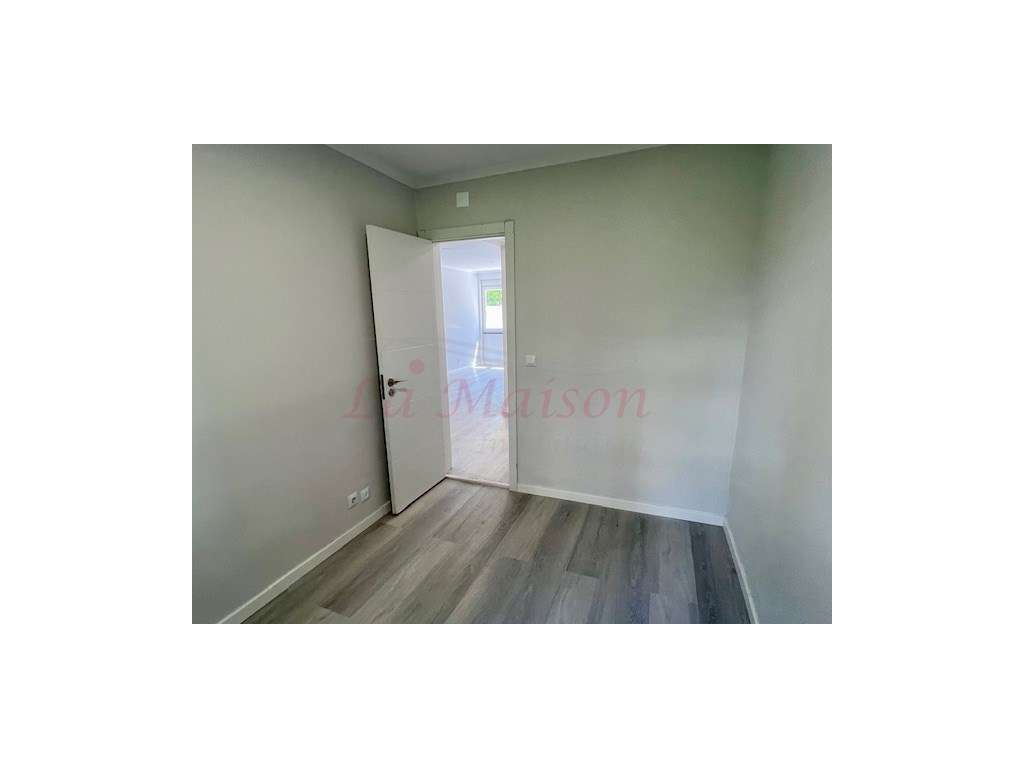 T2 Totalmente Remodelado em Benfica-12