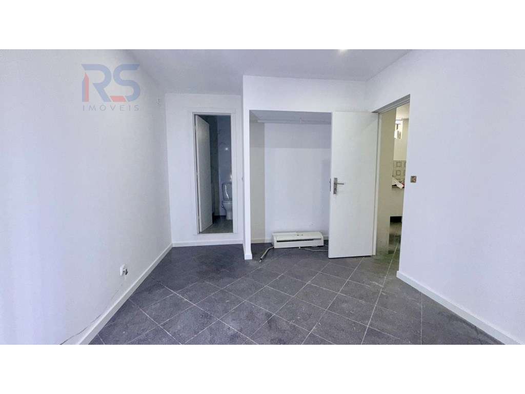 Espaço Comercial Convertido em Habitação Santo Tirso-5