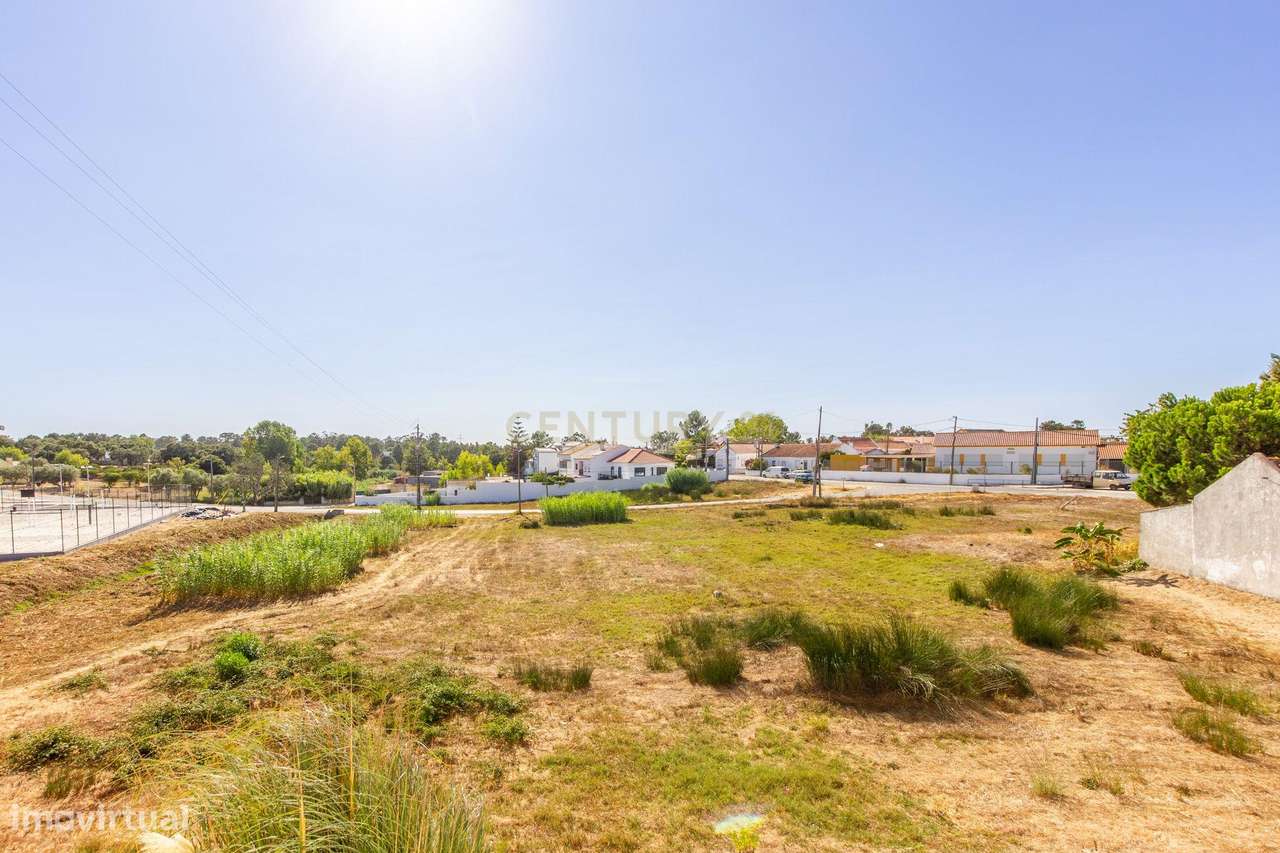 Apartamento T2 Renovado em Azeitão com lugar de parqueamento-17