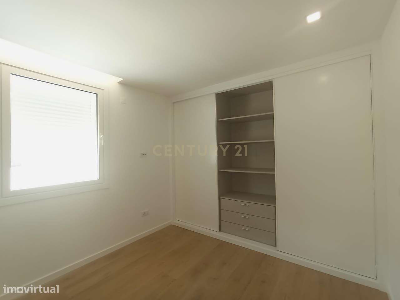 Moradia geminada no centro da Costa da Caparica-22